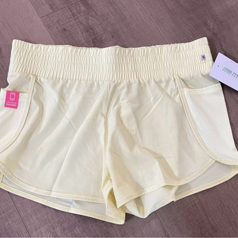 Marika Wax Yellow‎ Shorts Large Side Seam Pocket Silky Finish Elastic Waist NWT - Picture 2 of 11